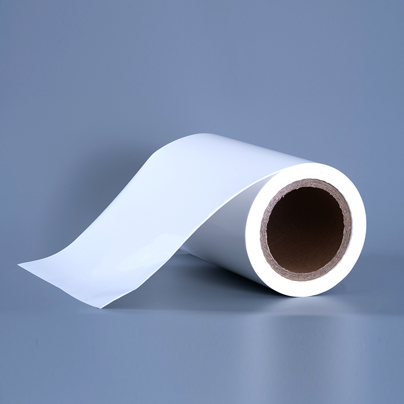 25 mikroglans PET vinylfilmetikettmaterialer med akrylklebende jumborull for blekkskriving