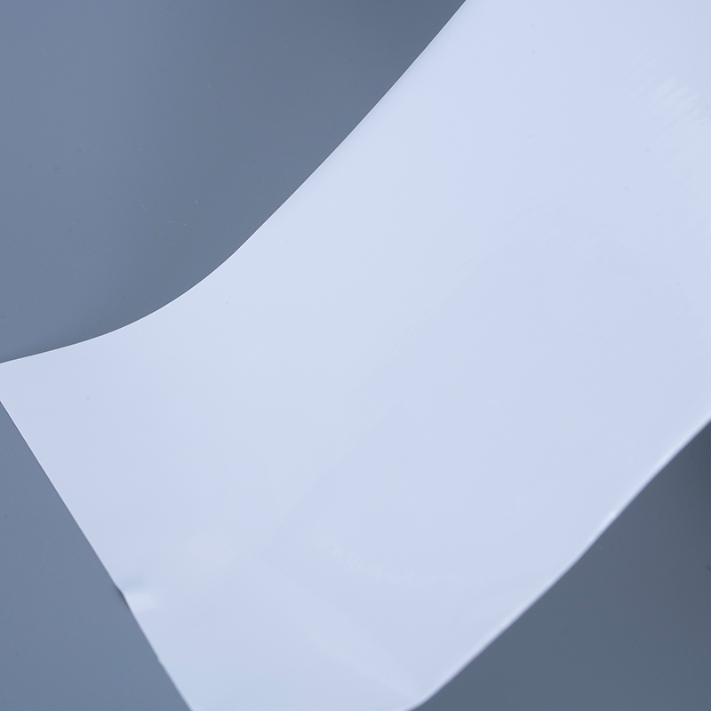 25 mikroglans PET vinylfilmetikettmaterialer med akrylklebende jumborull for blekkskriving