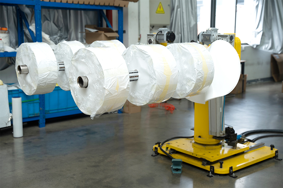 Selvklebende blekkskrivermateriale